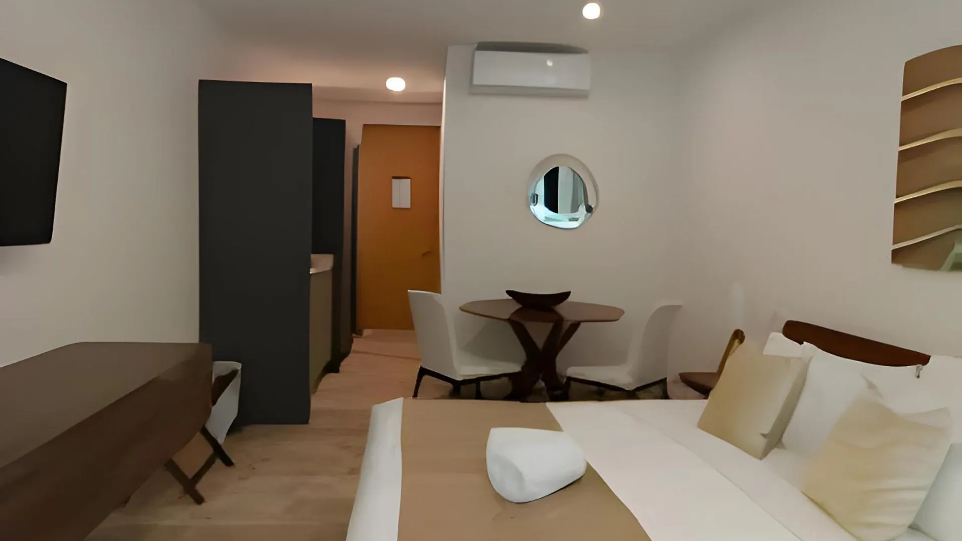 The Shores - Chic Getaway - Beach Steps Away Playa del Carmen Apartment