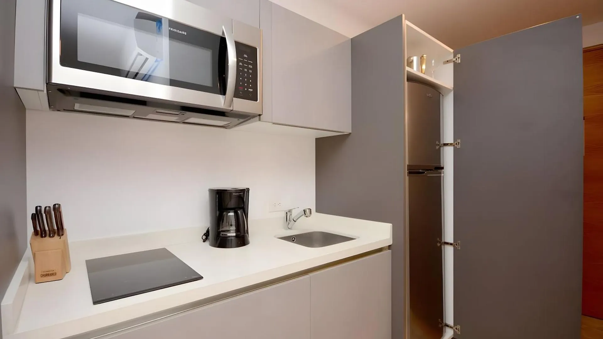The Shores - Chic Getaway - Beach Steps Away Playa del Carmen Apartamento